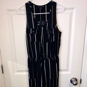 (PRE-LOVED) NAVY with WHITE stripped sleeveless Women’s Sz M button up romper